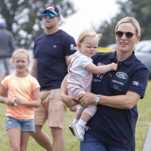 Zara Tindall, son mari Mike, leur fille Lena et leur nièce Savannah Phillips lors du Festival of British Eventing à Gatcombe Park le 3 août 2019.