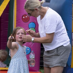 Mia Tindall avec sa mère Zara Tindall (Phillips) lors du Festival of British Eventing à Gatcombe Park le 2 août 2019.