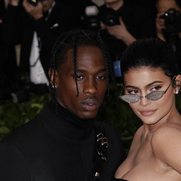 Kylie Jenner and Travis Scott - Les célébrités arrivent à l'ouverture de l'exposition Heavenly Bodies: Fashion and the Catholic Imagination à New York, le 7 mai 2018