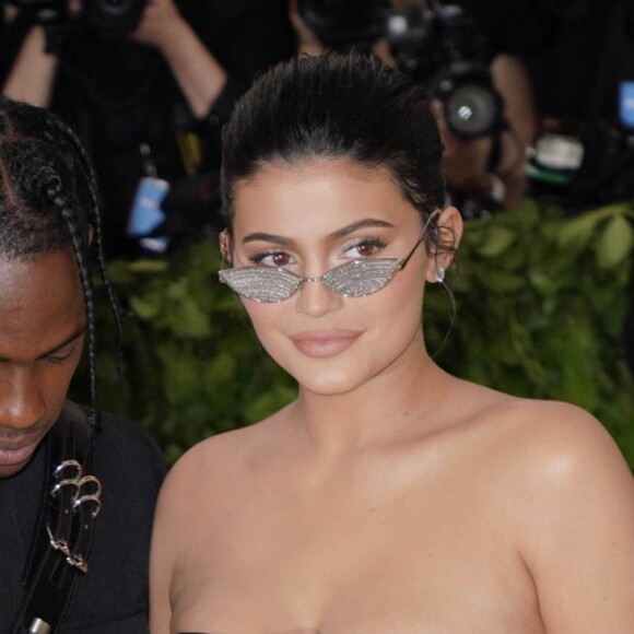 Kylie Jenner and Travis Scott - Les célébrités arrivent à l'ouverture de l'exposition Heavenly Bodies: Fashion and the Catholic Imagination à New York, le 7 mai 2018