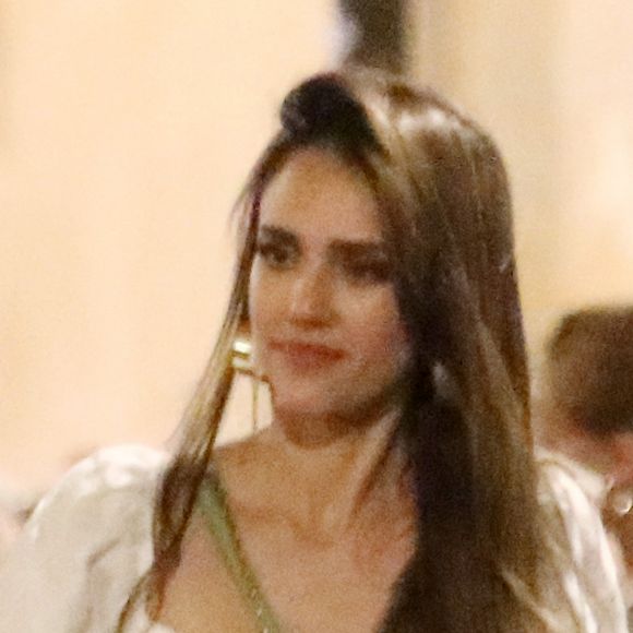 Jessica Alba a dîné avec ses enfants Haven et Hayes et des amis à Rome en Italie le 22 juin 2019.