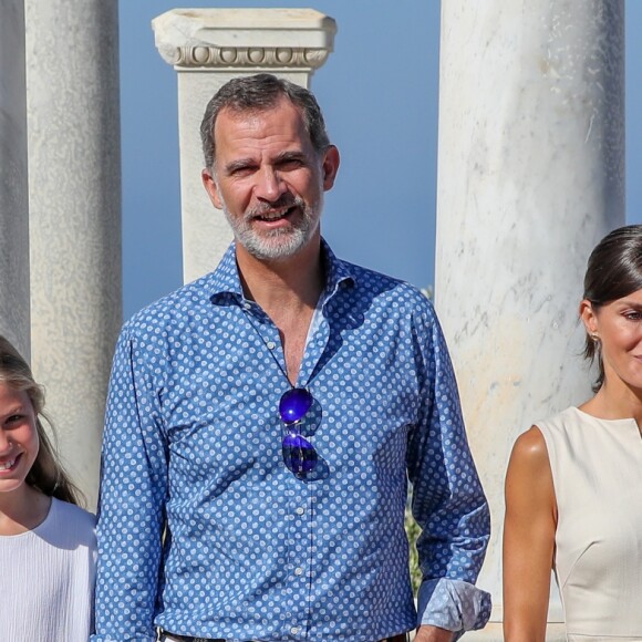 Le roi Felipe VI d'Espagne, la reine Letizia et leurs filles la princesse Leonor des Asturies et l'infante Sofia ont visité le 8 août 2019 la maison-musée Son Marroig entre Valdemosa et Deia, à Majorque, qui honore la mémoire de l'archiduc Louis-Salvador de Habsbourg-Lorraine, grand découvreur de la Méditerranée et amoureux de Majorque.