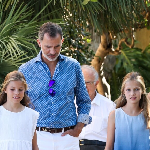 Le roi Felipe VI d'Espagne, la reine Letizia et leurs filles la princesse Leonor des Asturies et l'infante Sofia ont visité le 8 août 2019 la maison-musée Son Marroig entre Valdemosa et Deia, à Majorque, qui honore la mémoire de l'archiduc Louis-Salvador de Habsbourg-Lorraine, grand découvreur de la Méditerranée et amoureux de Majorque.