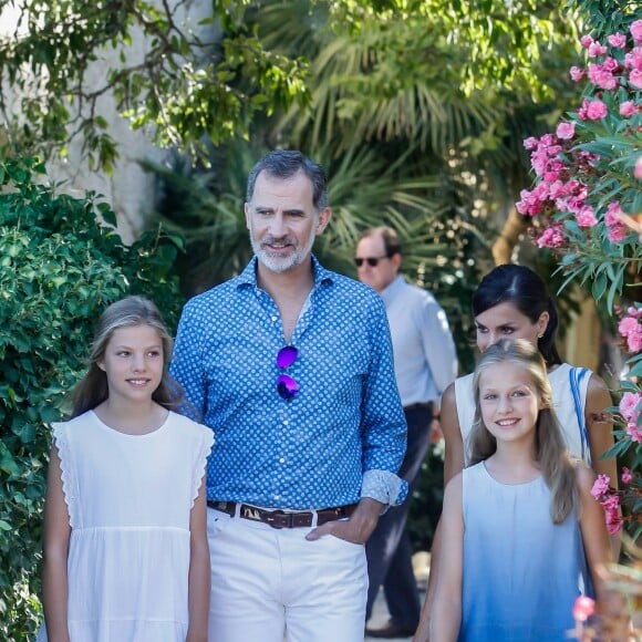 Le roi Felipe VI d'Espagne, la reine Letizia et leurs filles la princesse Leonor des Asturies et l'infante Sofia ont visité le 8 août 2019 la maison-musée Son Marroig entre Valdemosa et Deia, à Majorque, qui honore la mémoire de l'archiduc Louis-Salvador de Habsbourg-Lorraine, grand découvreur de la Méditerranée et amoureux de Majorque.