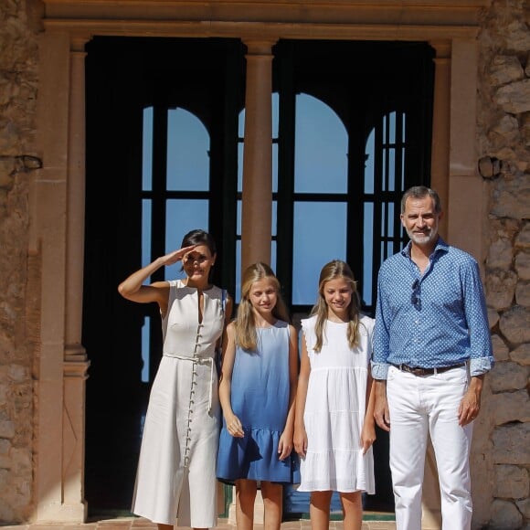 Le roi Felipe VI d'Espagne, la reine Letizia et leurs filles la princesse Leonor des Asturies et l'infante Sofia ont visité le 8 août 2019 la maison-musée Son Marroig entre Valdemosa et Deia, à Majorque, qui honore la mémoire de l'archiduc Louis-Salvador de Habsbourg-Lorraine, grand découvreur de la Méditerranée et amoureux de Majorque.