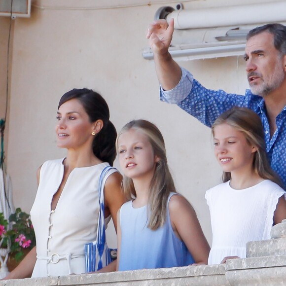 Le roi Felipe VI d'Espagne, la reine Letizia et leurs filles la princesse Leonor des Asturies et l'infante Sofia ont visité le 8 août 2019 la maison-musée Son Marroig entre Valdemosa et Deia, à Majorque, qui honore la mémoire de l'archiduc Louis-Salvador de Habsbourg-Lorraine, grand découvreur de la Méditerranée et amoureux de Majorque.