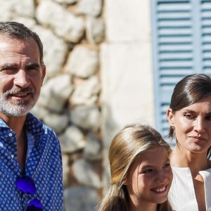 Le roi Felipe VI d'Espagne, la reine Letizia et leurs filles la princesse Leonor des Asturies et l'infante Sofia ont visité le 8 août 2019 la maison-musée Son Marroig entre Valdemosa et Deia, à Majorque, qui honore la mémoire de l'archiduc Louis-Salvador de Habsbourg-Lorraine, grand découvreur de la Méditerranée et amoureux de Majorque.