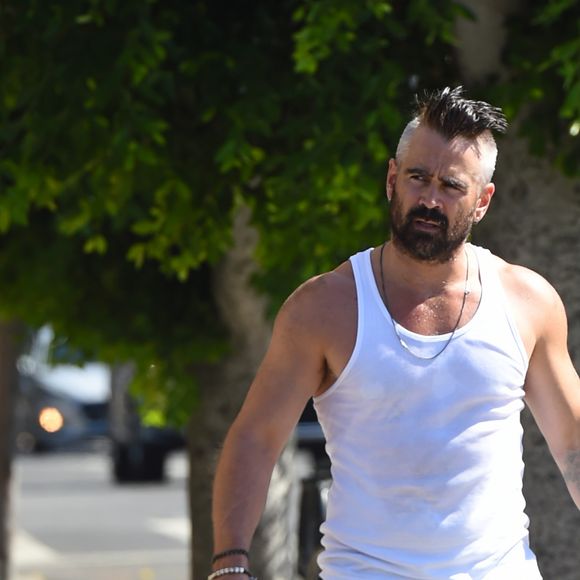 Exclusif - Colin Farrell torse nu à la sortie de la salle de gym après deux heures de sport intensif à Los Angeles le 7 août 2019.