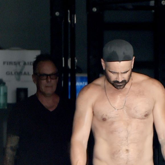 Exclusif - Colin Farrell torse nu à la sortie de la salle de gym après deux heures de sport intensif à Los Angeles le 7 août 2019.