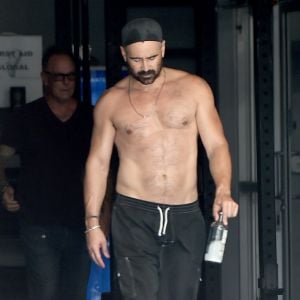 Exclusif - Colin Farrell torse nu à la sortie de la salle de gym après deux heures de sport intensif à Los Angeles le 7 août 2019.