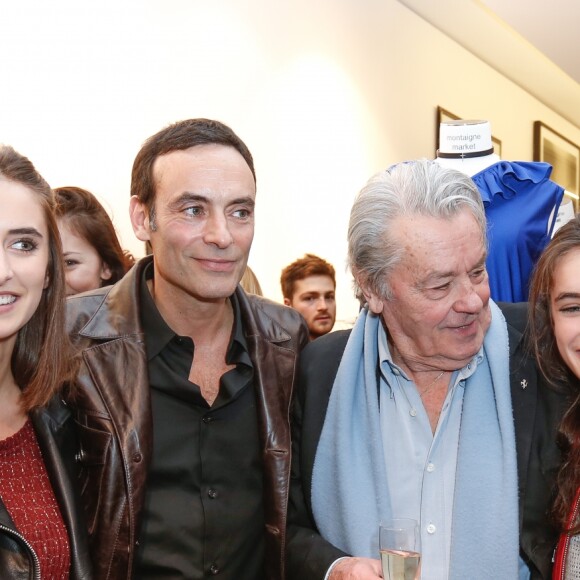 Exclusif - Alain Delon avec ses petites filles Loup et Liv et son fils Anthony Delon - Lancement de la marque de vêtements de cuir "Anthony Delon 1985" chez Montaigne Market à Paris. Le 7 mars 2017 © Philippe Doignon / Bestimage