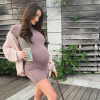 Nabilla, enceinte, prend la pose à Londres, sur Instagram, août 2019.