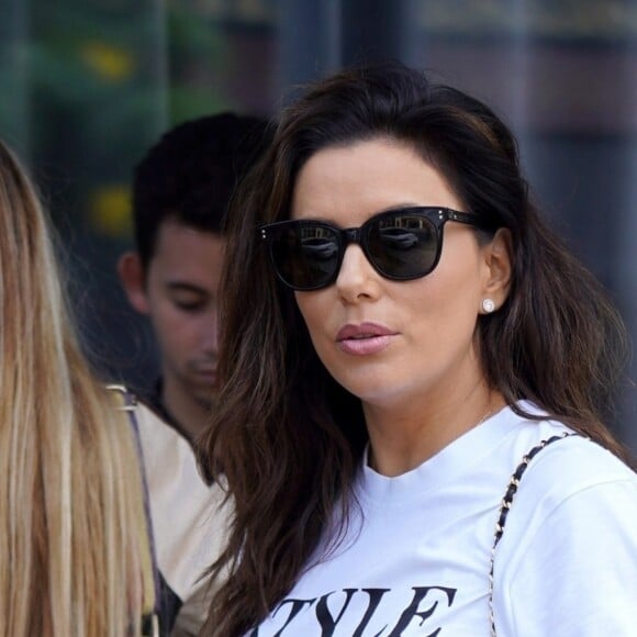 Exclusif - Eva Longoria est allée déjeuner avec des amis dans le quartier de Beverly Hills à Los Angeles, le 8 août 2019