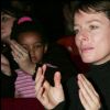 Karin Viard et sa fille Marguerite au Bataclan pour une soirée caritative "Sol en cirque" en 2005.