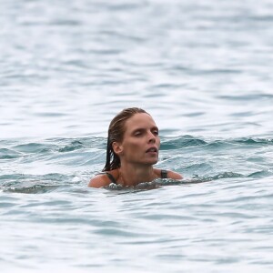 Sylvie Tellier - Les Miss France, Vaimalama Chaves, Annabelle Varane (soeur de Raphael Varane), Ophely Mezino, Aude Destour, Wynona Gueraini accompagnées de Sylvie Tellier passent leurs vacances sur la plage Morea a Saint-Tropez le 27 juillet 2019.