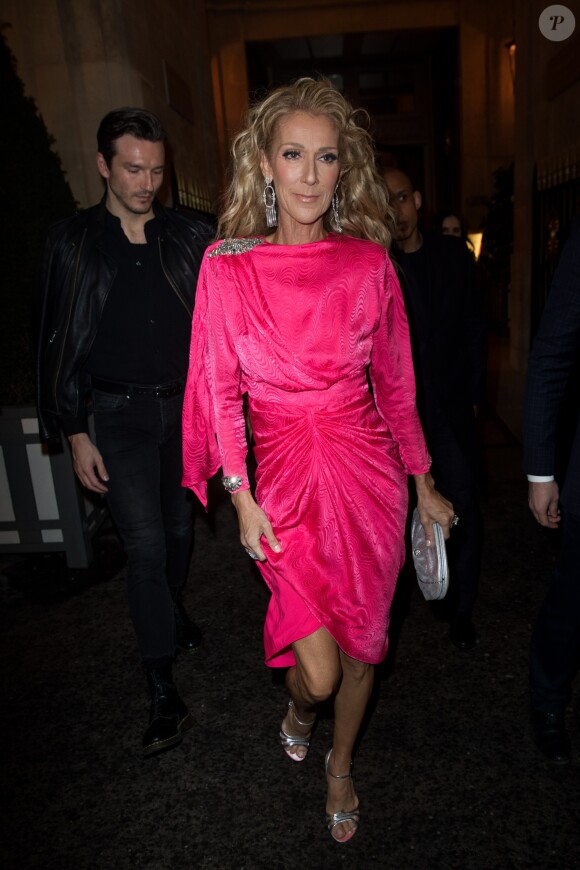 Céline Dion et Pepe Muñoz quittent l'hôtel De Crillon pour se rendre Moulin Rouge à Paris le 24 janvier 2019.