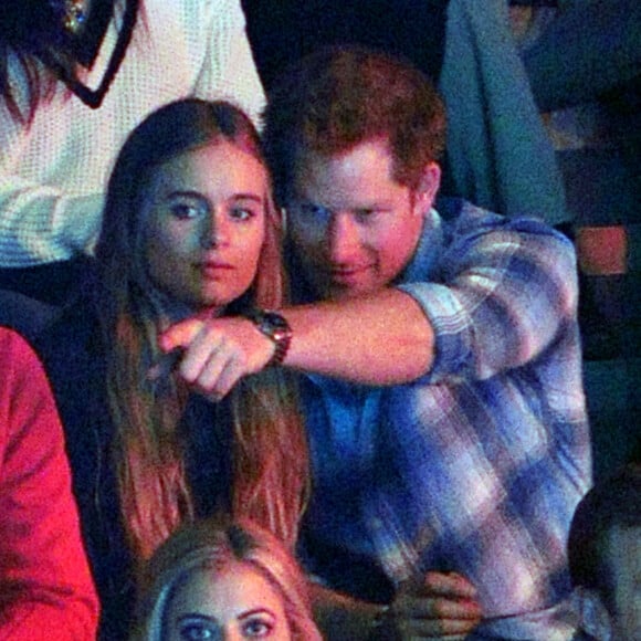 Sam Branson, le prince Harry d'Angleterre, sa compagne Cressida Bonas, Holly Branson et son mari Fred Andrews dans les tribunes du stade de Wembley lors de l'évènement "We Day UK" à Londres. Le 7 mars 2014