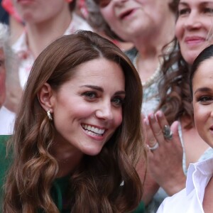 Catherine (Kate) Middleton, duchesse de Cambridge, Meghan Markle, duchesse de Sussex, et Pippa Middleton dans les tribunes lors de la finale femme de Wimbledon "Serena Williams - Simona Halep (2/6 - 2/6) à Londres, le 13 juillet 2019.