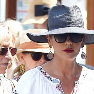 Exclusif - Michael Douglas et sa femme Catherine Zeta-Jones se promènent dans les rues de Portofino en Italie, le 31 juillet 2019.