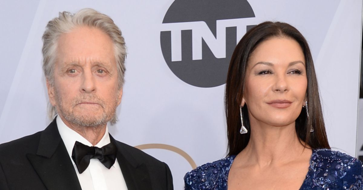 Catherine ZetaJones et son mari Michael Douglas Photocall 25e cérémonie annuelle des Screen