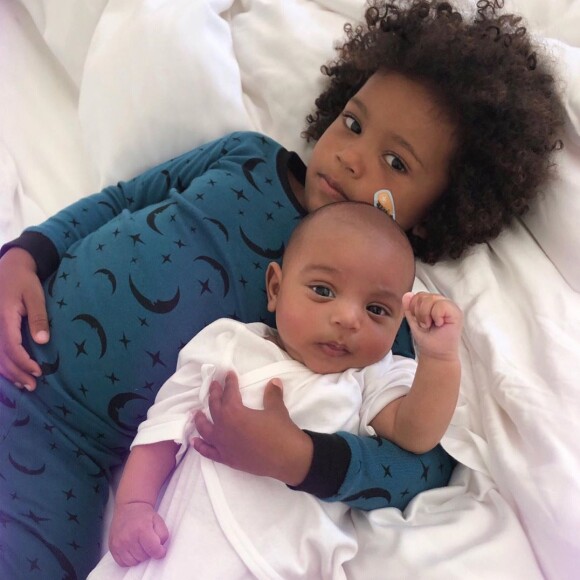 Kim Kardashian et ses enfants sur Instagram.