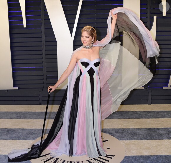 Selma Blair (dans une robe Ralph & Russo) à la soirée Vanity Fair Oscar Party à Los Angeles, le 24 février 2019