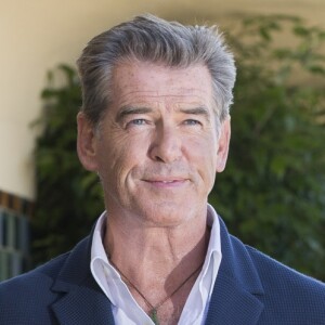 Inauguration de la cabine de Pierce Brosnan sur les planches lors du Festival de Deauville. Le 12 septembre 2014.