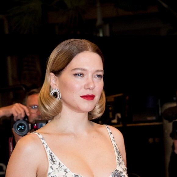 Léa Seydoux - Descente des marches du film "Roubaix, une lumière (Oh Mercy!)" lors du 72e Festival International du Film de Cannes. Le 22 mai 2019 © Jacovides-Moreau / Bestimage
