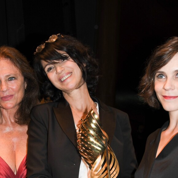 Jacqueline Bisset, Zabou Breitman et Éléa Gobbé-Mévellec (Valois de diamant pour le film "Les Hirondelles de Kaboul") - Cérémonie de clôture de la 12e édition du festival du Film Francophone d'Angoulême, le 25 août 2019. © Coadic Guirec/Bestimage