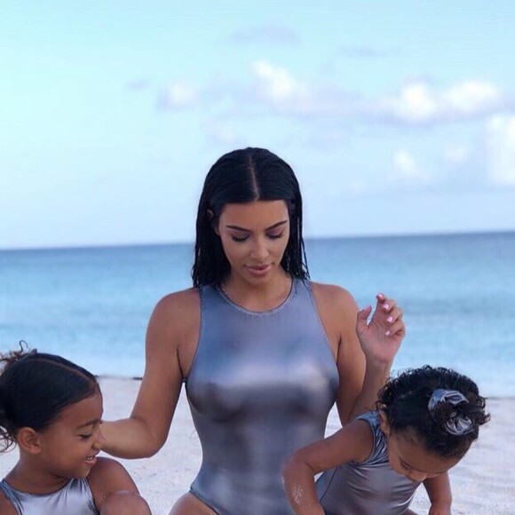 Kim Kardashian et ses filles North et Chicago- Instagram.