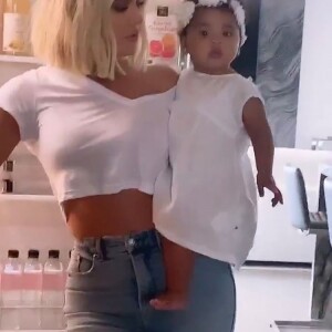 Khloe Kardashian et sa fille, True le 14 mars 2019.