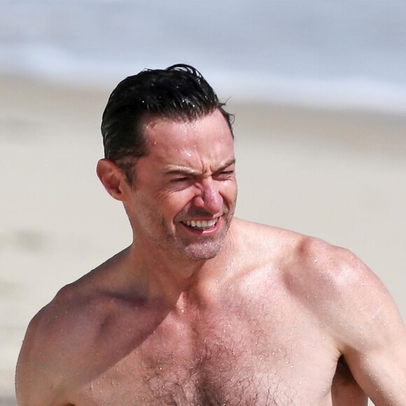 Exclusif - Hugh Jackman s'amuse dans les vagues de Cottesloe Beach en Australie, le 21 août 2019.