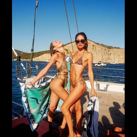 Candice Swanepoel et Doutzen Kroes à Ibiza. Août 2019.