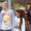 Exclusif - Ariana Grande et son fiancé Pete Davidson ont été aperçus dans les rues de New York. Le couple a fait un arrêt shopping dans le magasin Target après avoir quitté les studios de N. Minaj et M. Strahan, le 21 aout 2018.