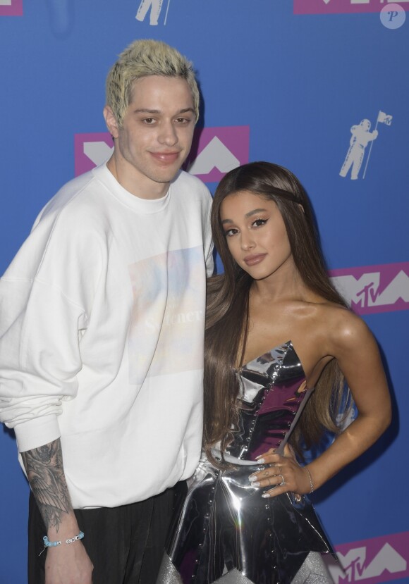 Pete Davidson et sa fiancée Ariana Grande - Photocall des MTV Video Music Awards 2018 au Radio City Music Hall à New York, le 20 août 2018.