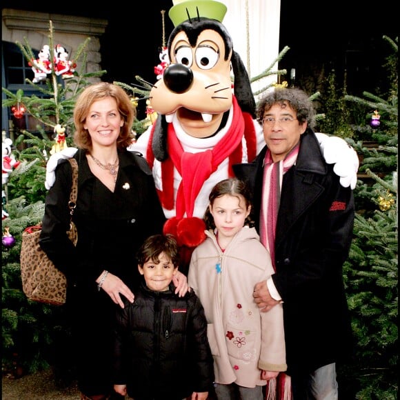 Laurent Voulzy et sa femme le 18 novembre 2006 à Disneyland Paris.