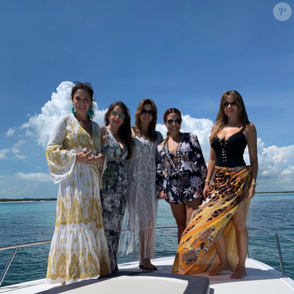 Sofia Vergara et des amis en vacances dans les Caraïbes. Août 2019.