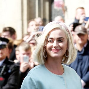 Katy Perry et Orlando Bloom au mariage de la chanteuse Ellie Goulding et de son compagnon Caspar Jopling le 31 août à York Minster, la cathédrale d'York, dans le nord de l'Angleterre.