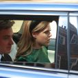 La princesse Beatrice d'York et son compagnon Edoardo Mapelli Mozzi lors du mariage de la chanteuse Ellie Goulding et de son compagnon Caspar Jopling le 31 août à York Minster, la cathédrale d'York, dans le nord de l'Angleterre.