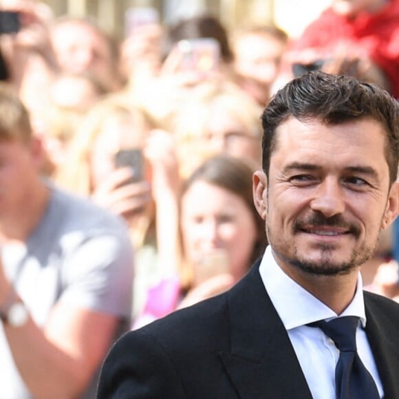 Katy Perry et Orlando Bloom au mariage de la chanteuse Ellie Goulding et de son compagnon Caspar Jopling le 31 août à York Minster, la cathédrale d'York, dans le nord de l'Angleterre.