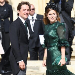 La princesse Beatrice d'York et son compagnon Edoardo Mapelli Mozzi lors du mariage de la chanteuse Ellie Goulding et de son compagnon Caspar Jopling le 31 août à York Minster, la cathédrale d'York, dans le nord de l'Angleterre.