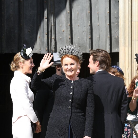 Sarah Ferguson, duchesse d'York, au mariage de la chanteuse Ellie Goulding et de son compagnon Caspar Jopling le 31 août à York Minster, la cathédrale d'York, dans le nord de l'Angleterre.