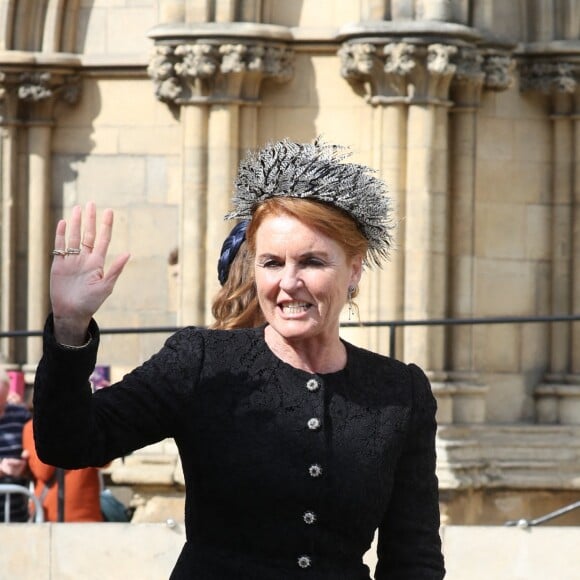 Sarah Ferguson, duchesse d'York, au mariage de la chanteuse Ellie Goulding et de son compagnon Caspar Jopling le 31 août à York Minster, la cathédrale d'York, dans le nord de l'Angleterre.