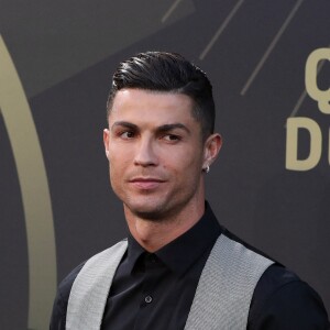 Cristiano Ronaldo désigné meilleur joueur portugais pour la saison écoulée lors de la cérémonie Quinas de Ouro, à Lisbonne le 2 septembre 2019.