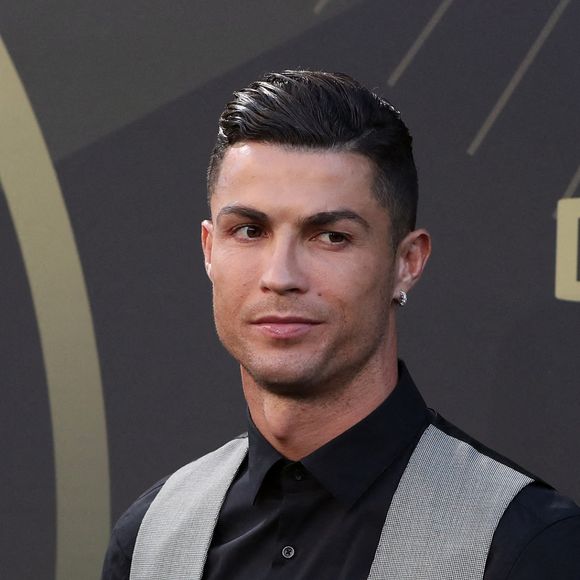 Cristiano Ronaldo désigné meilleur joueur portugais pour la saison écoulée lors de la cérémonie Quinas de Ouro, à Lisbonne le 2 septembre 2019.