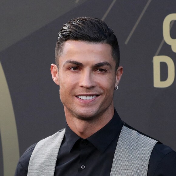 Cristiano Ronaldo désigné meilleur joueur portugais pour la saison écoulée lors de la cérémonie Quinas de Ouro, à Lisbonne le 2 septembre 2019.