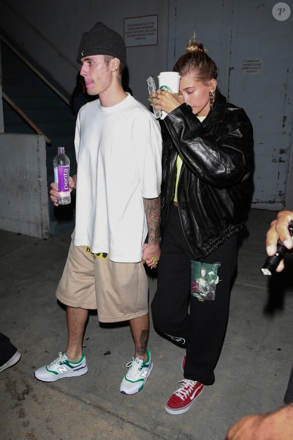 Justin Bieber et sa femme Hailey Baldwin Bieber sont allés à la messe après avoir passé la journée dans un studio d'enregistrement à Los Angeles. Le 28 août 2019