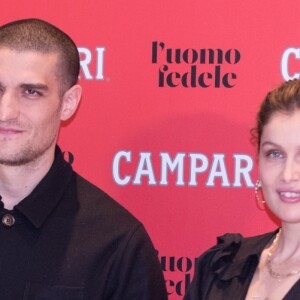 Laetitia Casta et son mari Louis Garrel au photocall du film "L'Homme Fidèle" à Rome, Italie, le 5 avril 2019.