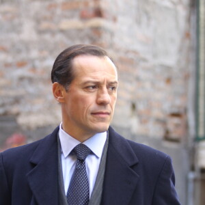 L'acteur italien Stefano Accorsi lors du tournage de la série télévisée Sky "1994" à Naples, Italy, le 6 novembre 2018.