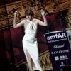 Milla Jovovich - Vente aux enchères de la soirée AmfAR Gala Cannes 2019 à l'Eden Roc au Cap d'Antibes lors du 72ème Festival International du Film de Cannes, le 23 mai 2019. © Jacovides / Moreau / Bestimage